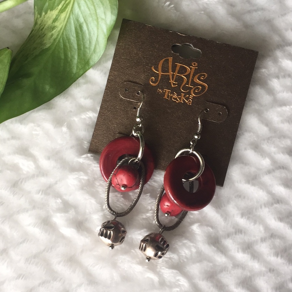 Aria Earrings - Picture 2 of 4